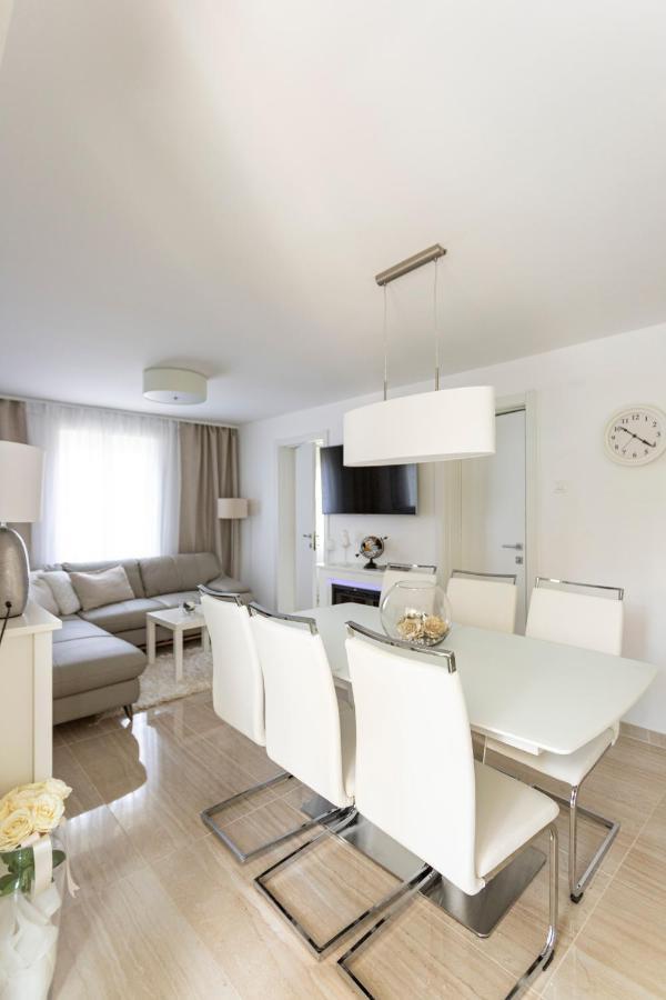 Luxury Mantinela Apartment Malinska Extérieur photo